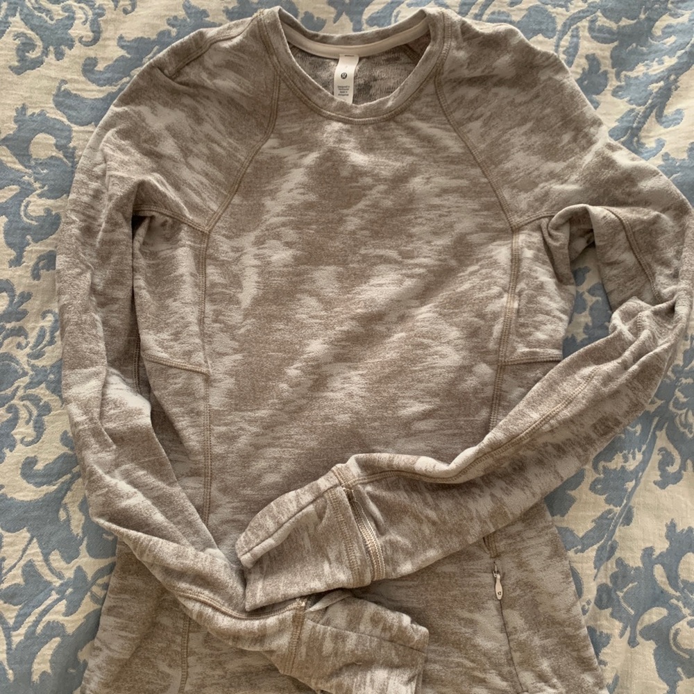 It’s Rulu long sleeve Lululemon top. Worn twice